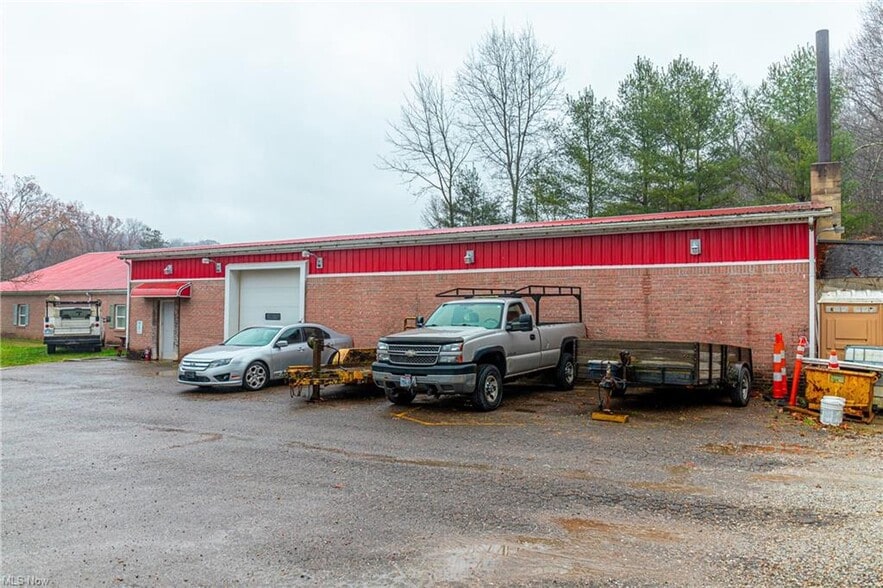 More Photos Of 1567 Cassingham Hollow Dr, Coshocton Flex For Sale