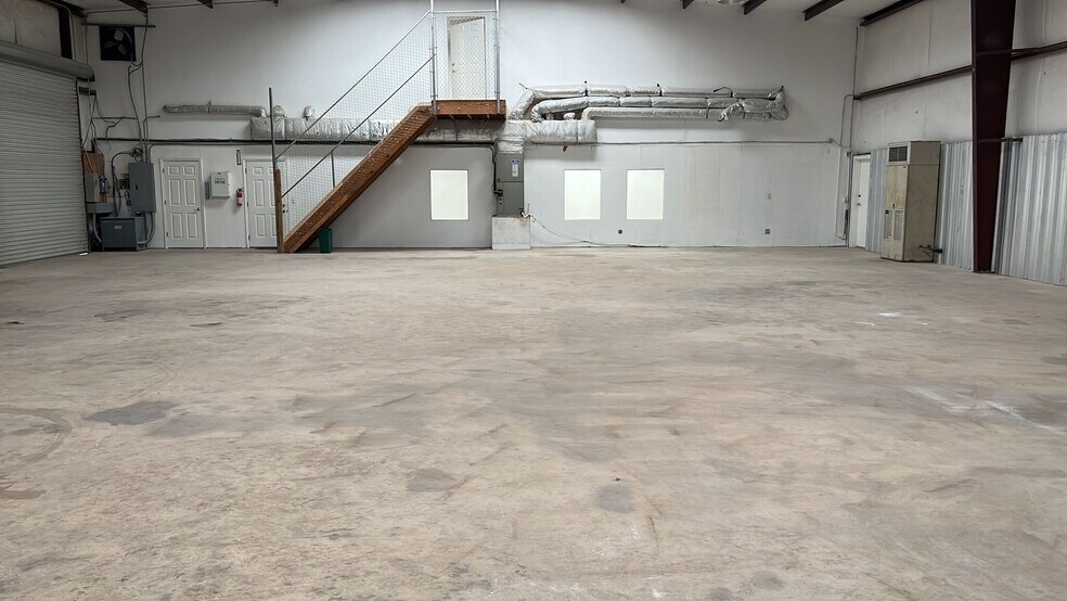 More Photos Of 3941 FM 521 (Almeda) Rd, Fresno Warehouse For Sale