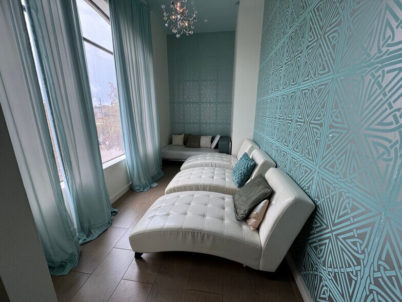 More Photos Of 2140 W Grande Blvd, Tyler Medical For Lease