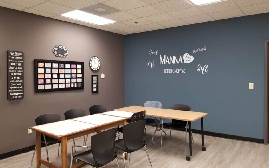 More Photos Of 3305 Breckinridge Blvd, Duluth Light Distribution For Lease