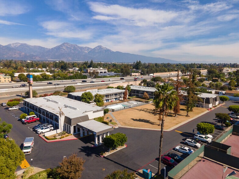 More Photos Of 840 S Indian Hill Blvd, Claremont Hotel For Sale