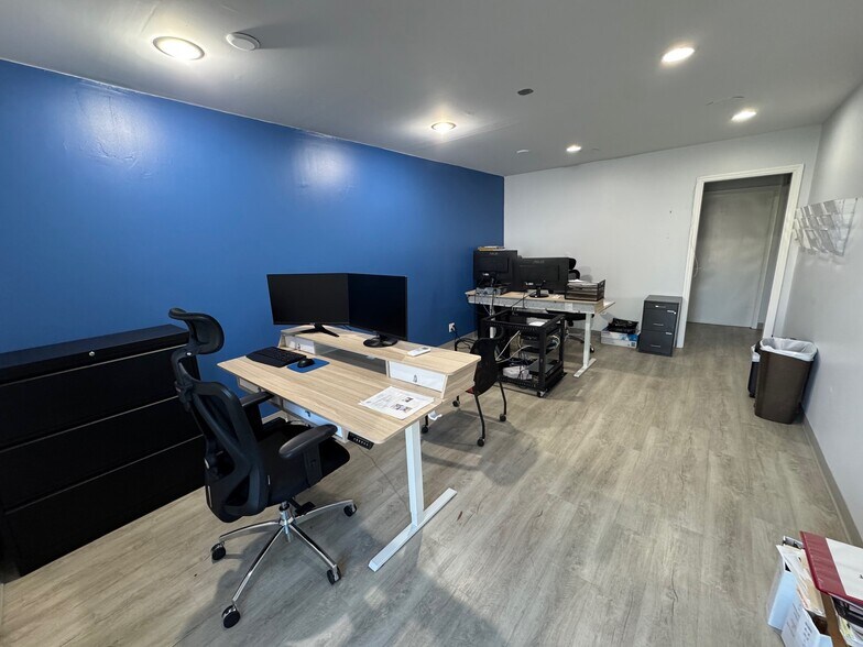 More Photos Of 1400 Forsythe Rd, West Palm Beach Light Distribution For Lease