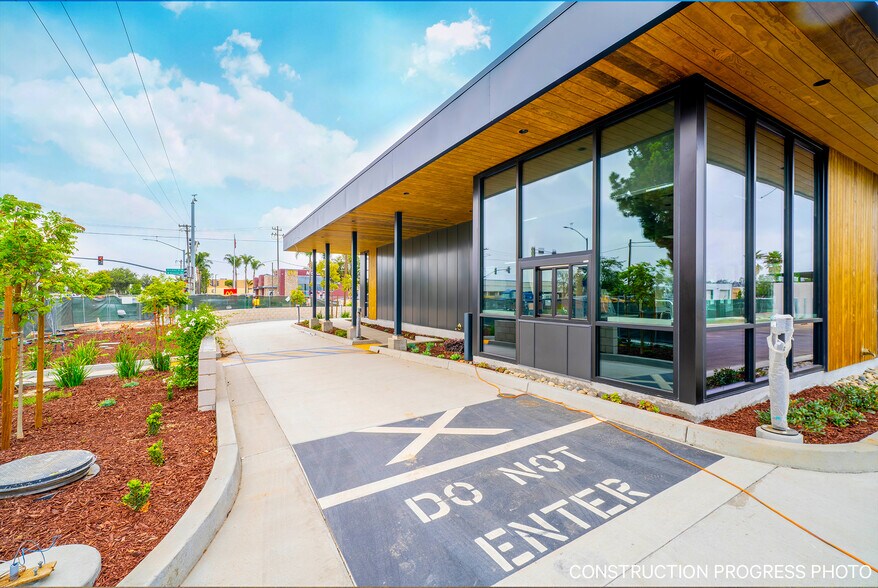 More Photos Of 1202 W Betteravia Rd, Santa Maria Freestanding For Sale