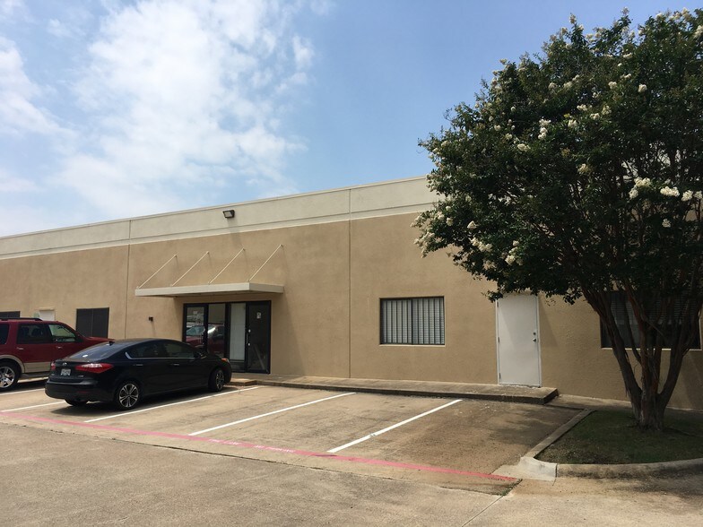 Primary Photo Of 567 Commerce St, Southlake Flex For Sale