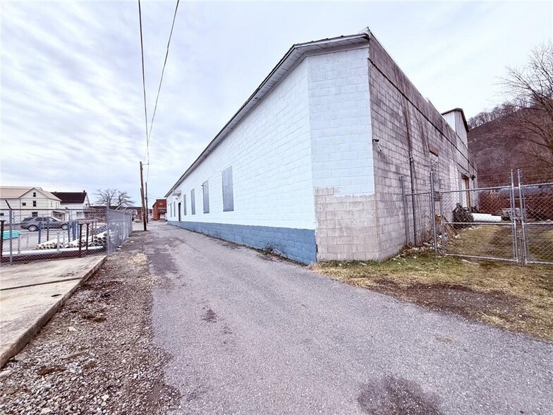 More Photos Of 520 Horner St, Johnstown Warehouse For Sale