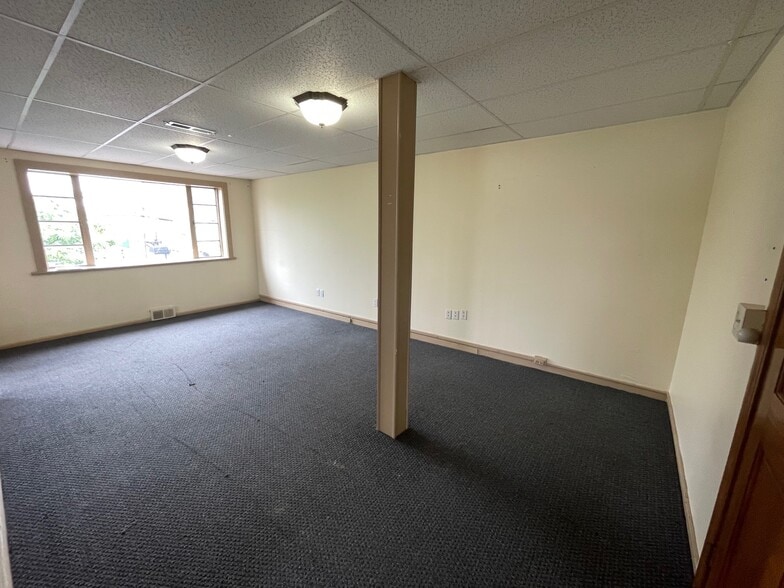 More Photos Of 75-87 Market Sq, Newington Freestanding For Lease