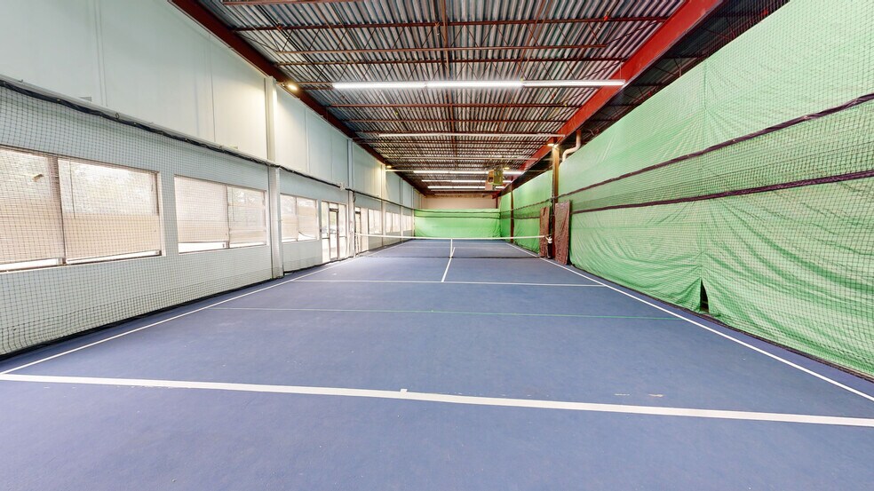 Primary Photo Of 4400 Renaissance Pky, Warrensville Heights Showroom For Lease