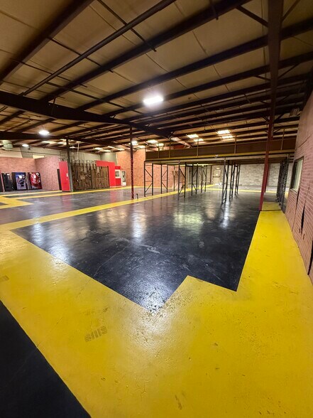 More Photos Of 160 W Mallory Ave, Memphis Industrial For Sale