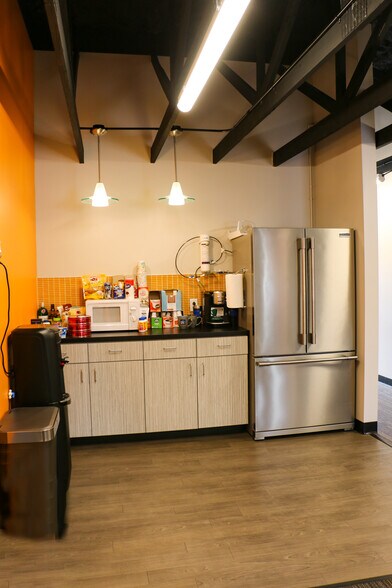 More Photos Of 3007 W Cypress St, Tampa General Retail For Sale