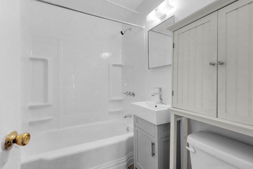 More Photos Of 2424 E Denny Way, Seattle Apartments For Sale