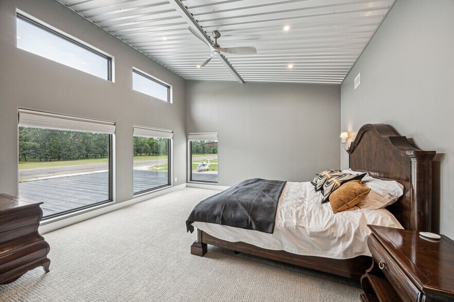 More Photos Of 863 VZ County Road 1508, Van Airplane Hangar For Sale