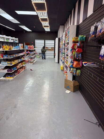 More Photos Of 5725 N Broad St, Philadelphia Storefront For Lease