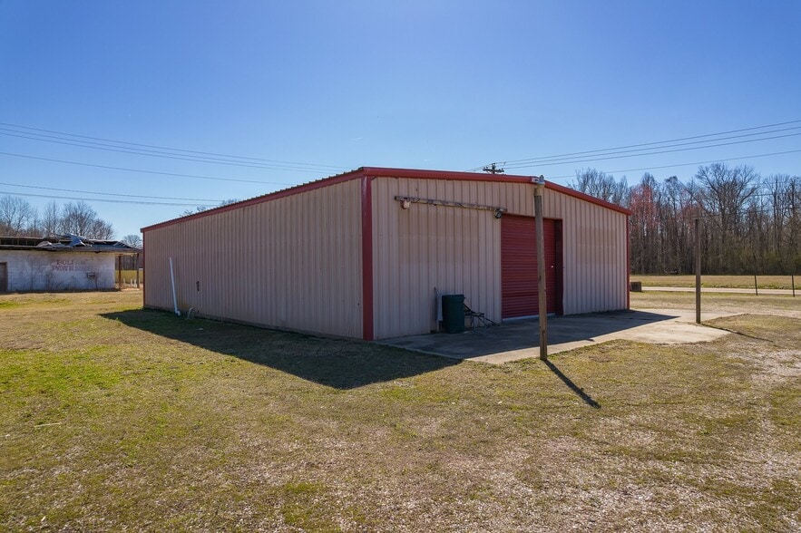 More Photos Of 600 Market, Bolivar Self Storage For Sale