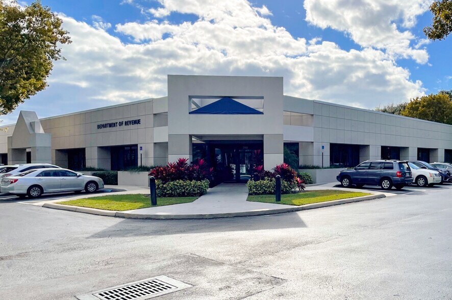 Primary Photo Of 2440-2478 Metrocentre Blvd, West Palm Beach Medical For Lease