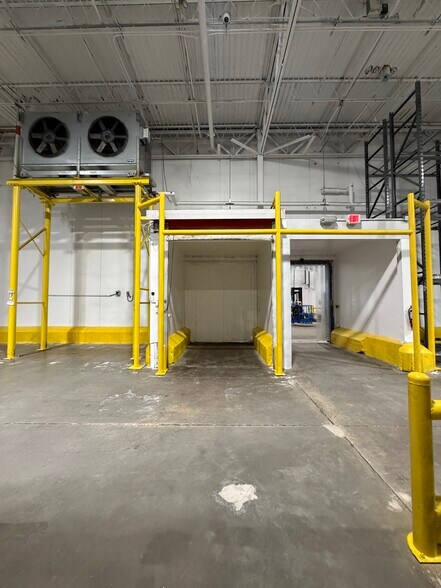 More Photos Of 6422 Harney Rd, Tampa Refrigeration Cold Storage For Lease