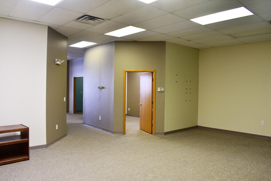 More Photos Of 3000 Milton Ave, Janesville Unknown For Lease