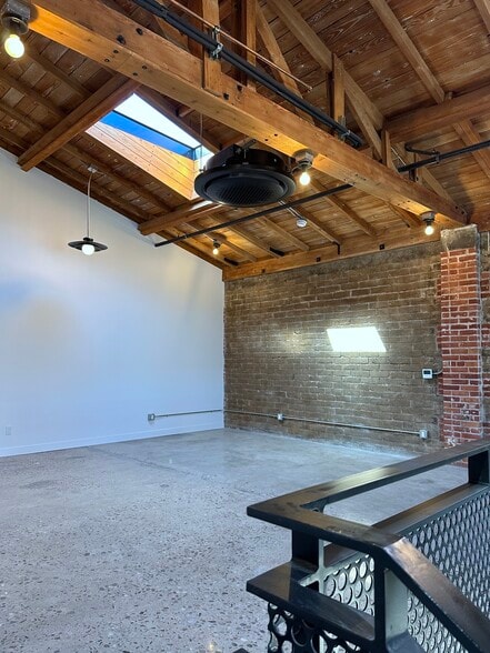 More Photos Of 1801-1821 E Main St, Ventura Unknown For Lease