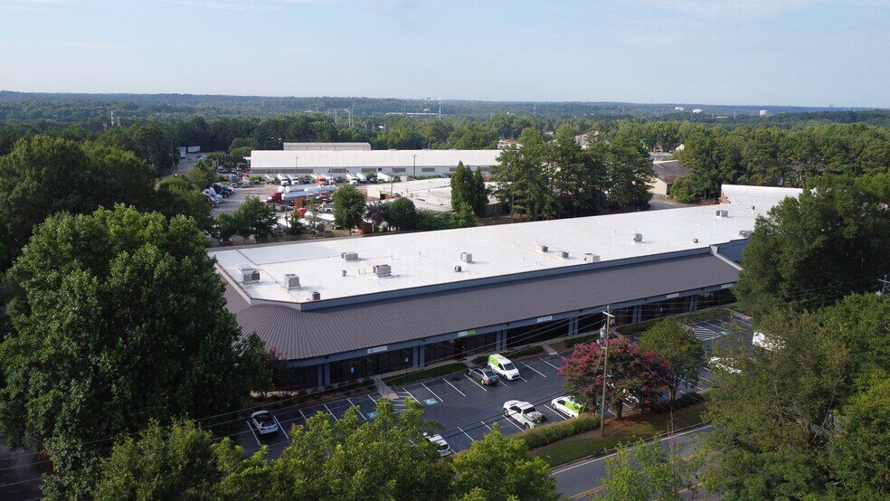 More Photos Of 2395 Pleasantdale Rd, Doraville Warehouse For Lease