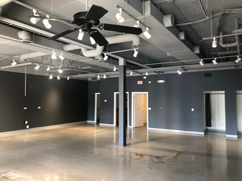 More Photos Of 1100 E Washington St, Grayslake Unknown For Lease