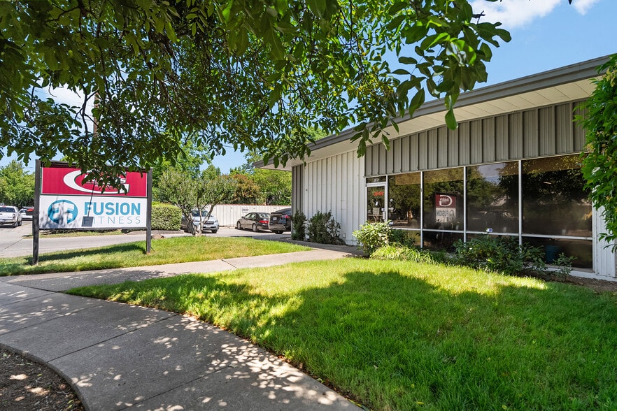 More Photos Of 135 W 8th Ave, Chico Storefront Retail Office For Sale