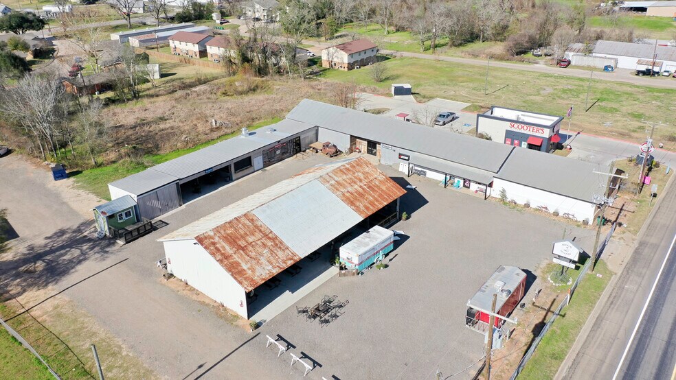 More Photos Of 710 S May St, Madisonville General Retail For Sale