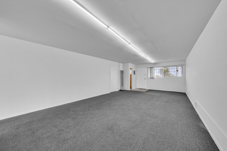 More Photos Of 2610 W Imperial Hwy, Hawthorne Storefront Retail Office For Lease