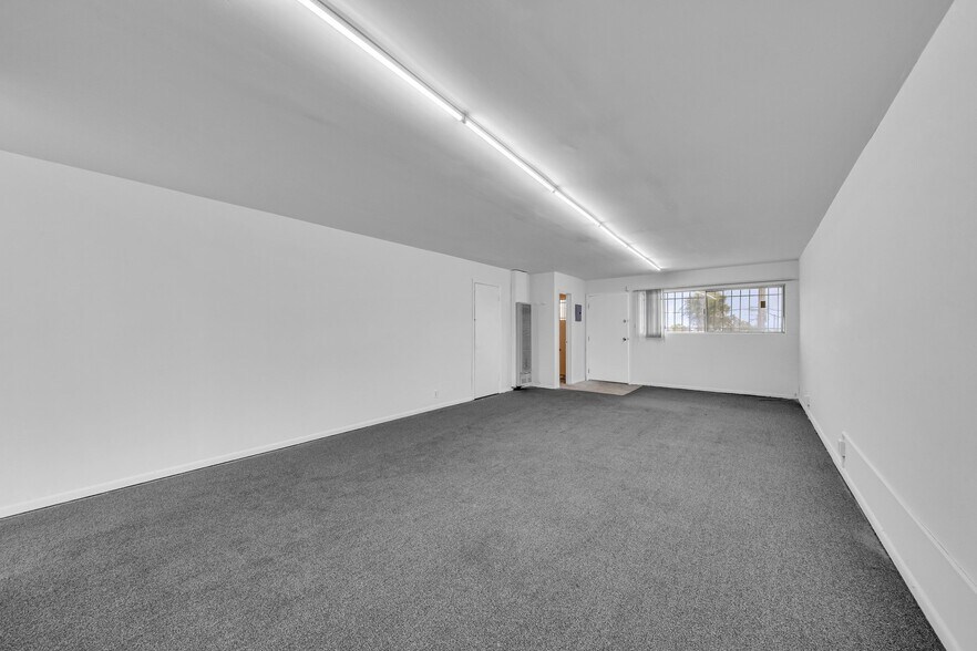 More Photos Of 2610 W Imperial Hwy, Hawthorne Storefront Retail Office For Lease