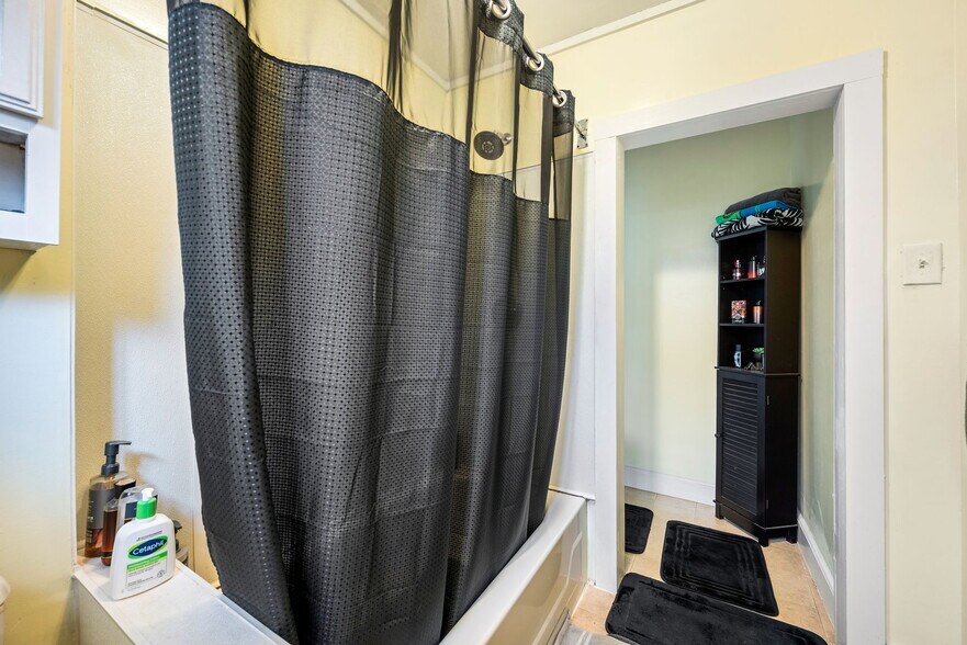 More Photos Of 217 White Ave, Linwood Apartments For Sale