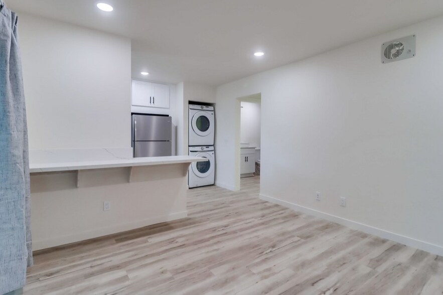 More Photos Of 1478 Hornblend St, San Diego Apartments For Sale
