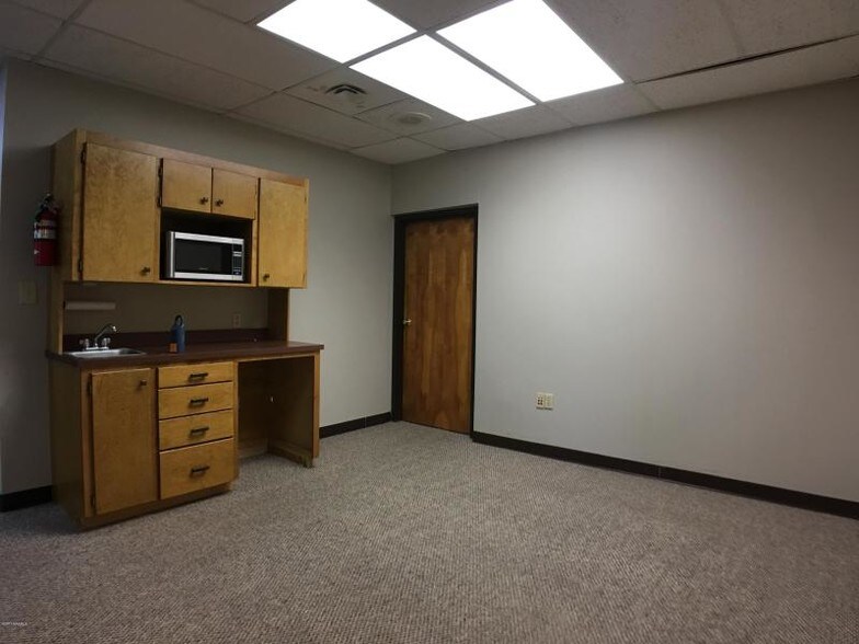 More Photos Of 1720 Kaliste Saloom Rd, Lafayette Office For Lease
