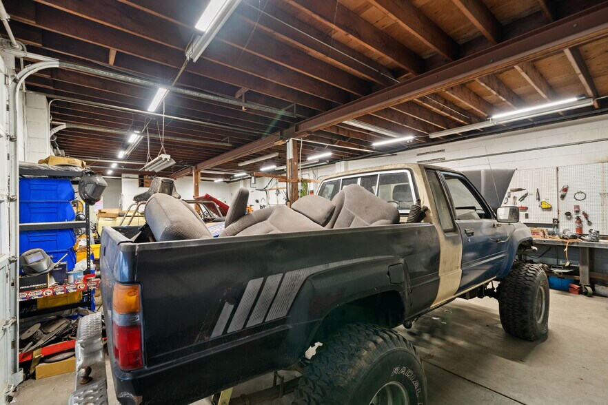 More Photos Of 209 S Sequim Ave, Sequim General Retail For Lease