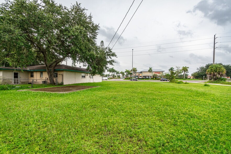 More Photos Of 4223 53rd Ave E, Bradenton Land For Lease