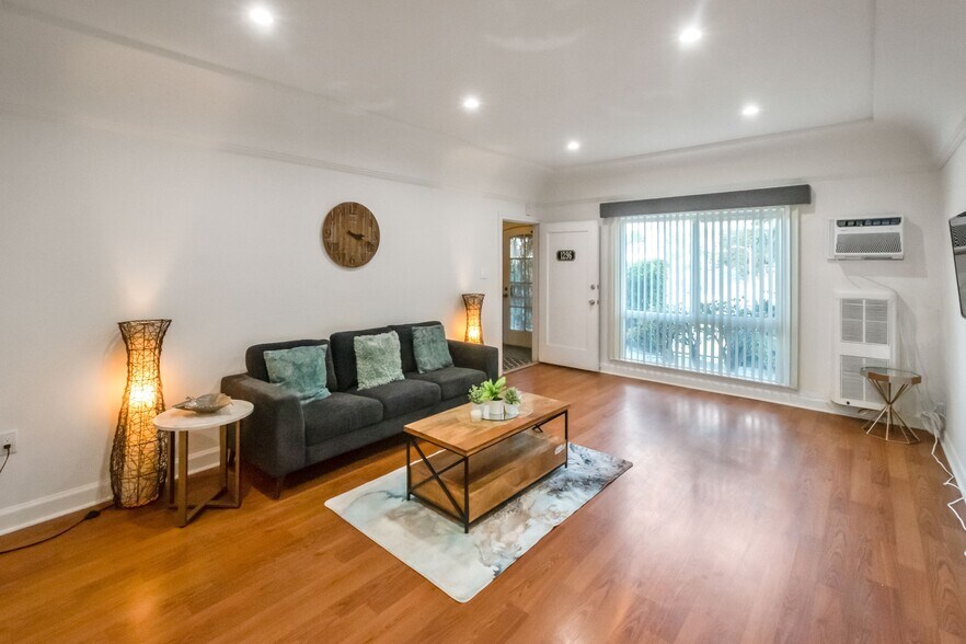 More Photos Of 1296 S Citrus Ave, Los Angeles Apartments For Sale