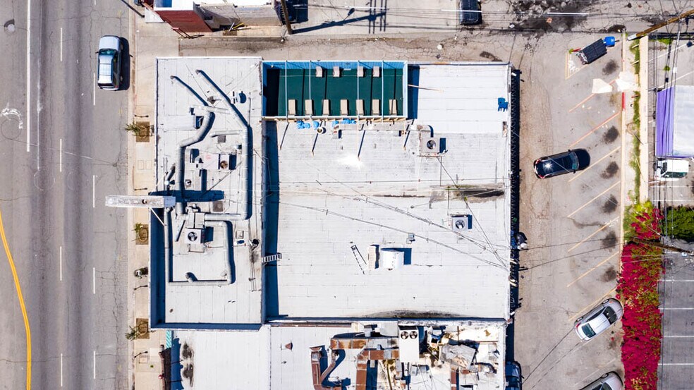 More Photos Of 14435 Victory Blvd, Van Nuys Health Club For Lease