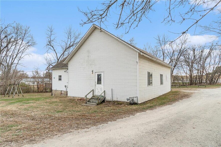 More Photos Of 505 MO-273 Hwy, Platte City Freestanding For Sale