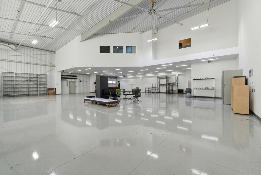 More Photos Of 8600 Airport Blvd, Leesburg Airplane Hangar For Sale