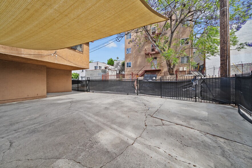 More Photos Of 2516 Elsinore St, Los Angeles Multifamily For Sale