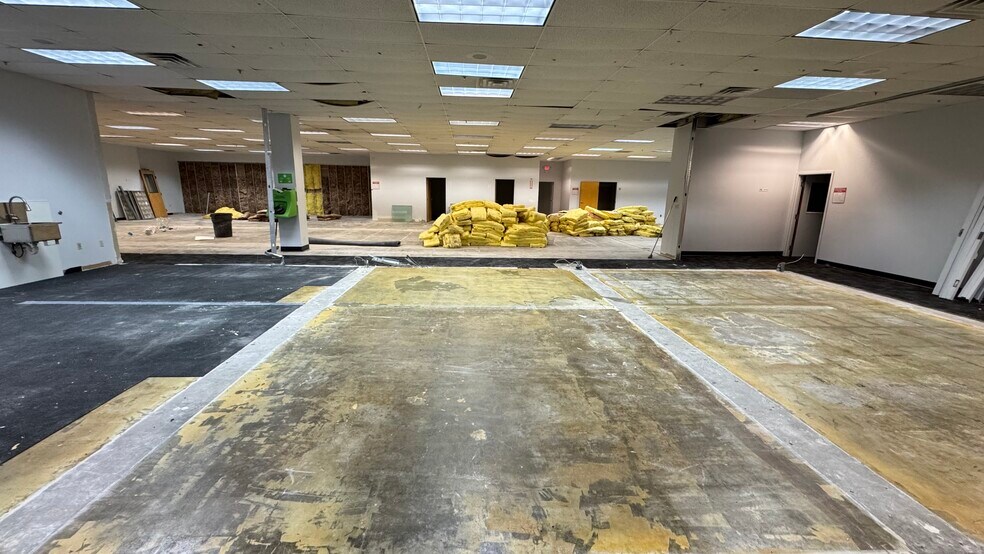 More Photos Of 3864 Courtney St, Bethlehem Flex For Lease