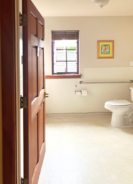 More Photos Of 1672-1676 University Ave, Berkeley Medical For Sale