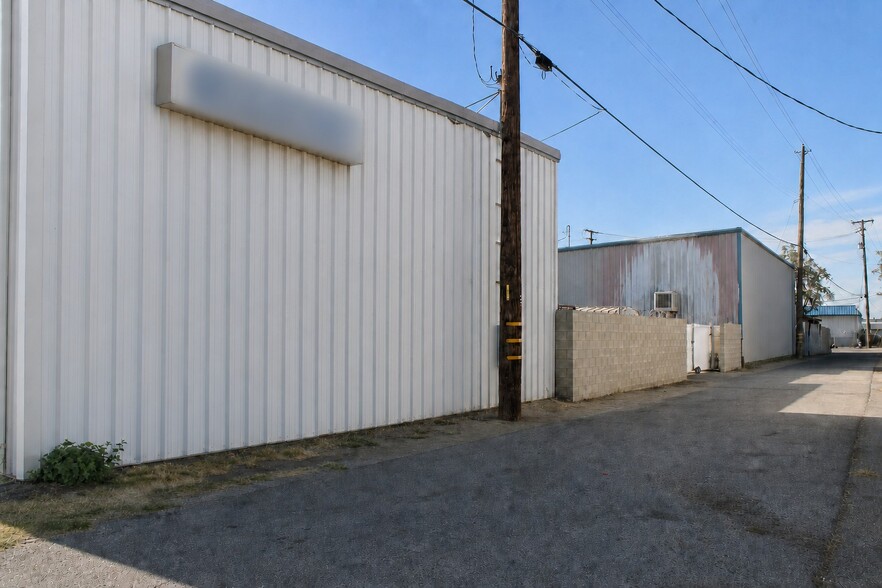 More Photos Of 1407 34th St, Bakersfield Industrial For Sale