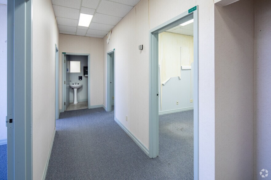 More Photos Of 2115 Finch Av W, Toronto Medical For Lease