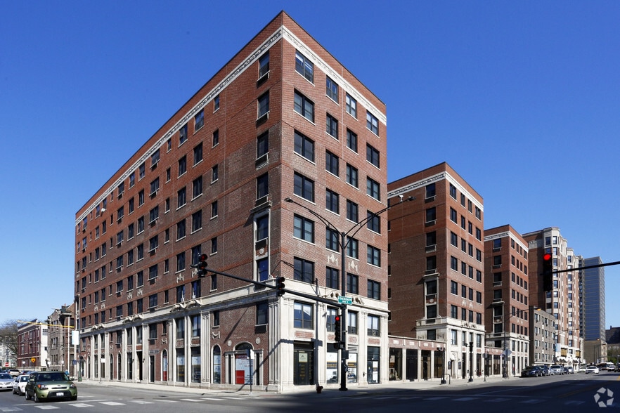 Primary Photo Of 5200 N Sheridan Rd, Chicago Apartments For Lease