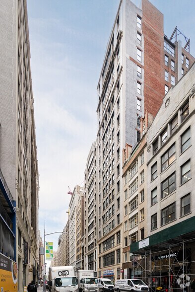 More Photos Of 19-21 W 36th St, New York Office For Lease