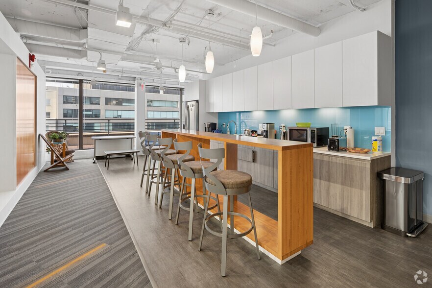 More Photos Of 1627 K St NW, Washington Office For Sale