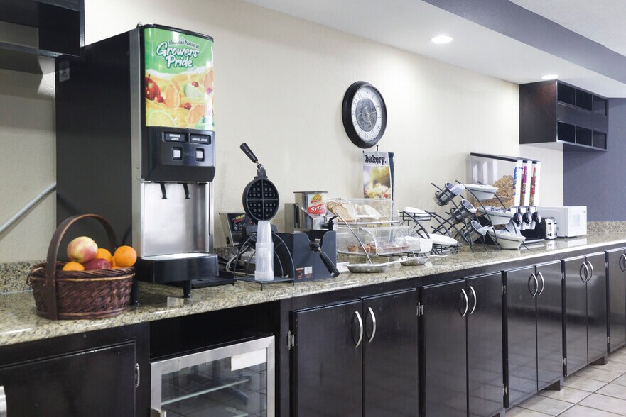 More Photos Of 518 Bonita Lakes Dr, Meridian Hotel For Sale