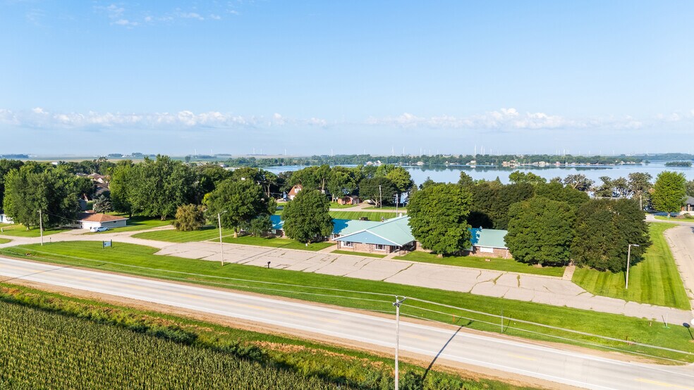 More Photos Of 1304 S Market St, Lake Park Rehabilitation Center For Sale