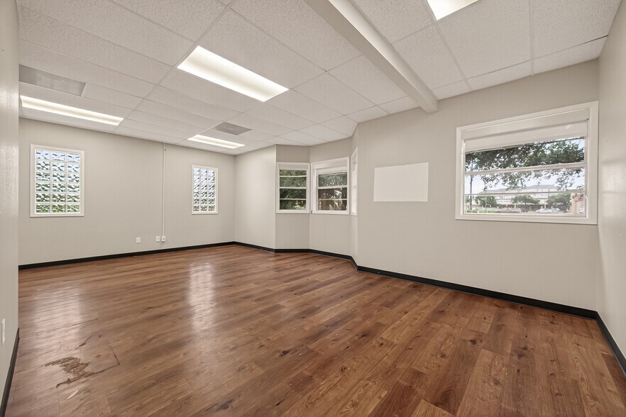 More Photos Of 2223 Dorrington St, Houston Medical For Lease