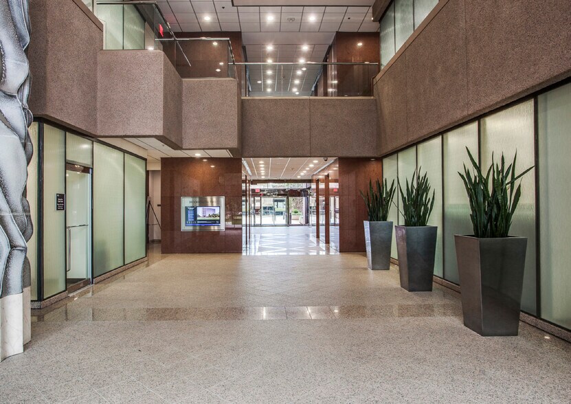 More Photos Of 2301 E Lamar Blvd, Arlington Unknown For Lease