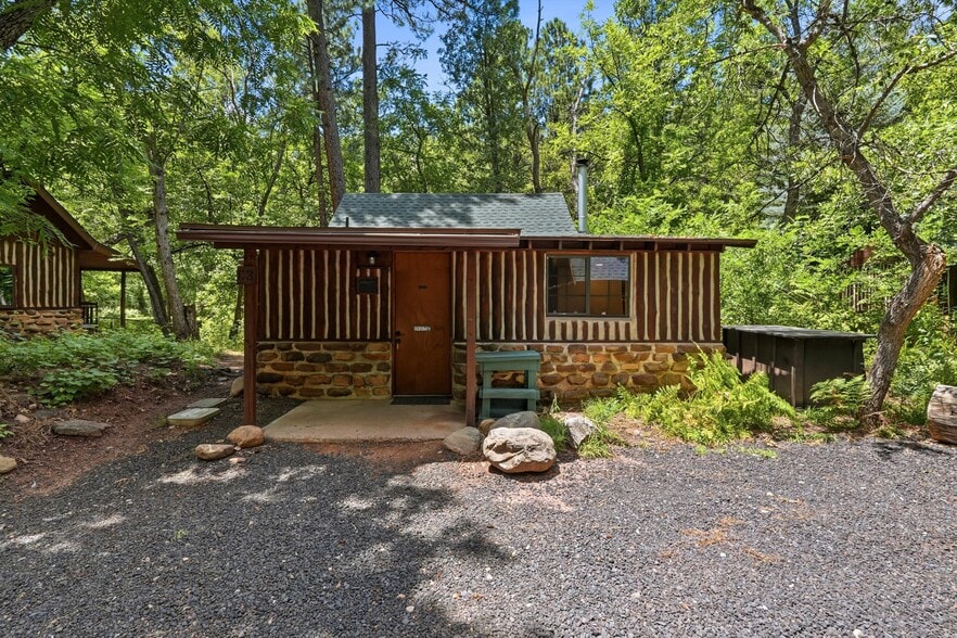 More Photos Of 1355 E Christopher Creek Loop, Payson Hotel For Sale