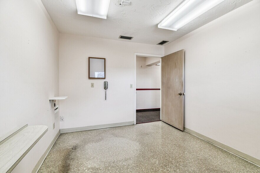 More Photos Of 321 S Lincoln Ave, Clearwater Medical For Sale